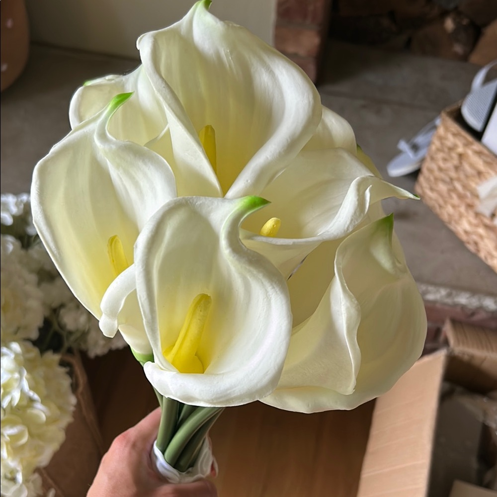 Elegant White Calla Lily Bouquet